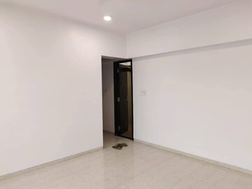 Room in 2 BHK Apartment at Millionaire Heritage, Andheri West – for Rent