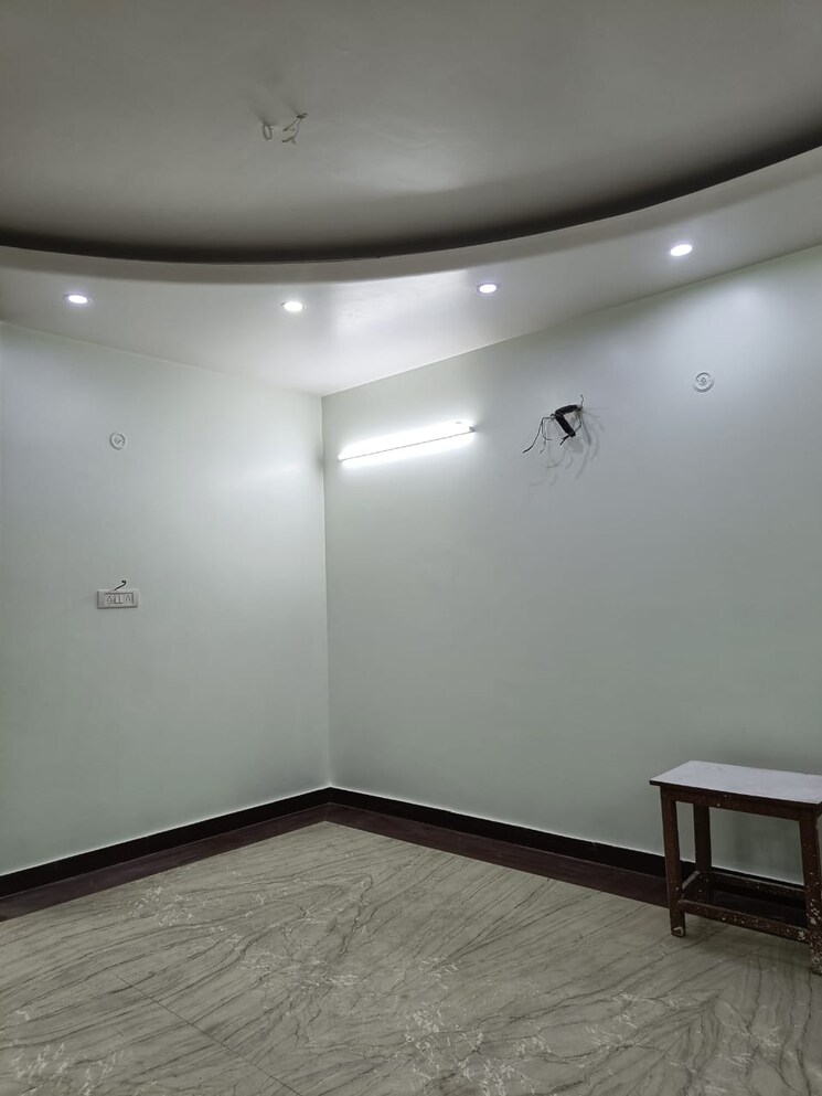 Room, sunder-apartment 3.5 Bedroom 1400 Sq.Ft. Apartment In Paschim Vihar Delhi 8665283