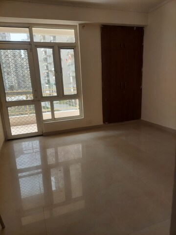Room in 3 BHK Apartment at Supertech Ecovillage I, Sector 1 Greater Noida – for Rent