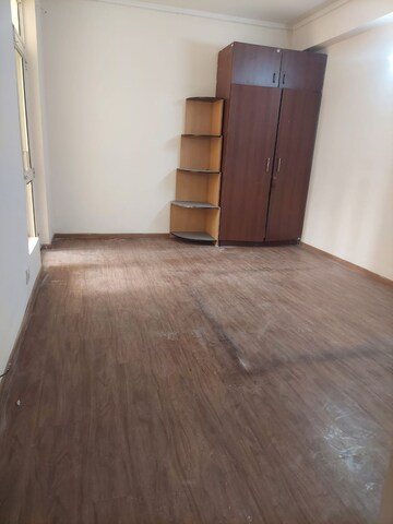 Room in 3 BHK Apartment at Supertech Ecovillage I, Sector 1 Greater Noida – for Rent