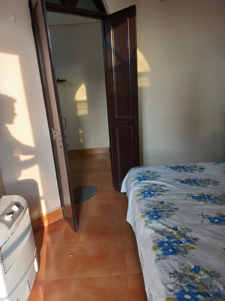 undefined, sector 37 6+ Bedroom 300 Sq.Yd. Independent House In Sector 37 Faridabad 8608386