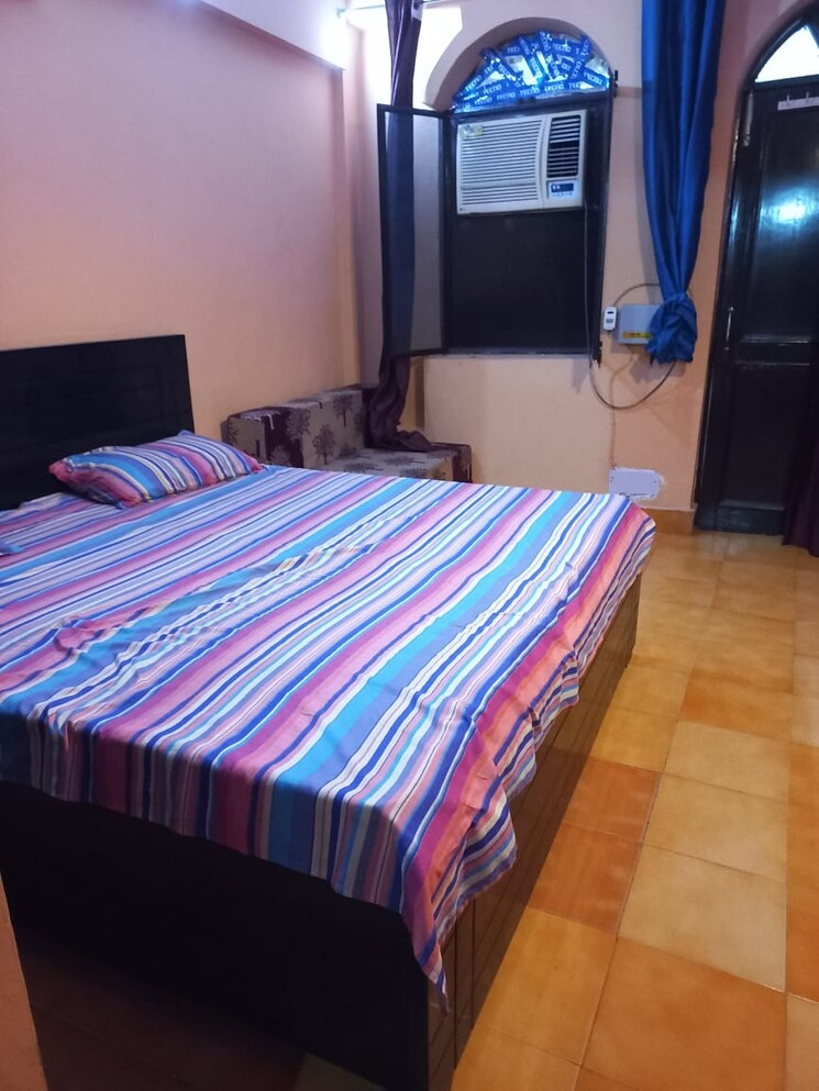 Bedroom, sector 37 6+ Bedroom 300 Sq.Yd. Independent House In Sector 37 Faridabad 8608386