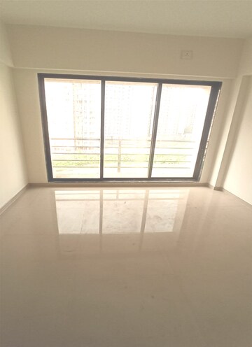 Room in 1 BHK Apartment at Platinum Casita Enclave, Naigaon East – for Rent