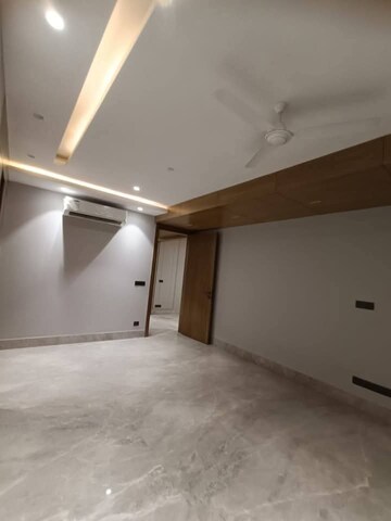 Room in 1.5 BHK Builder Floor at DLF Cyber Park, Sector 20 – for Rent