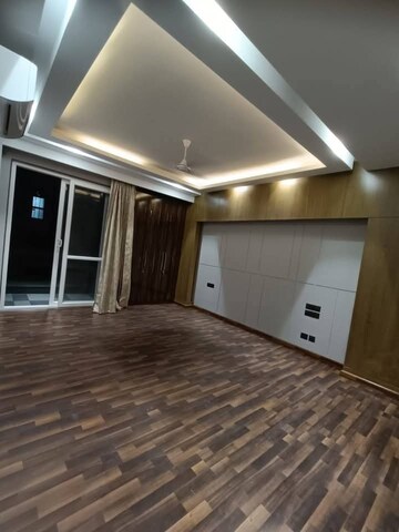 Furnished Amenities in 1.5 BHK Builder Floor at DLF Cyber Park, Sector 20 – for Rent
