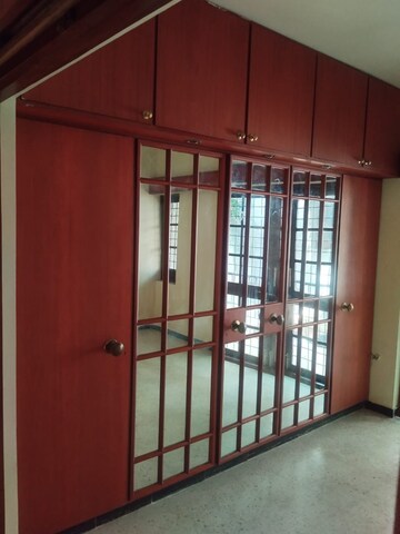 Room in 3 BHK Apartment at Lavelle Road – for Sale