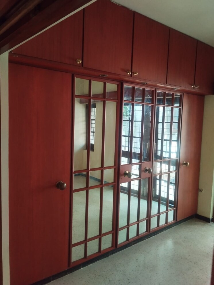 Room, lavelle road 3 Bedroom 2300 Sq.Ft. Apartment In Lavelle Road Bangalore 8665591