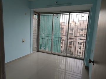 Room in 1 BHK Apartment at Sadguru Heights II, Dahisar East – for Sale