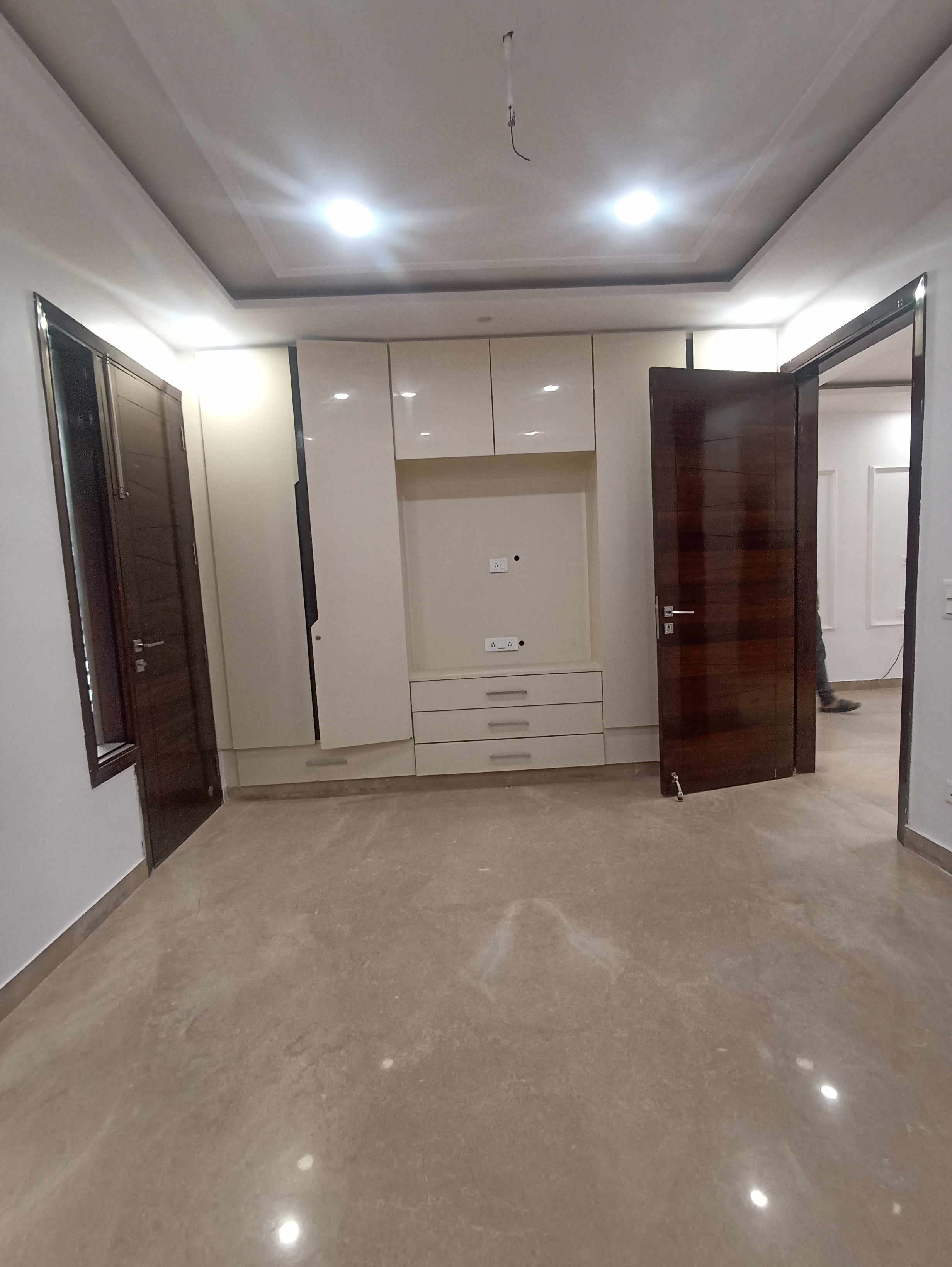 2.5 BHK + Pooja Room Apartment For Rent in Jahaz Apartments