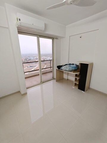 Room in 3 BHK Apartment at Savitri Apartments Kesnand, Kesnand – for Rent