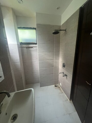 Bathroom in 3 BHK Apartment at SS Southend Floors, South City 2 – for Rent