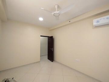 Room in 4 BHK Apartment at Sobha City Casa Paradiso, Nagareshwara – for Rent