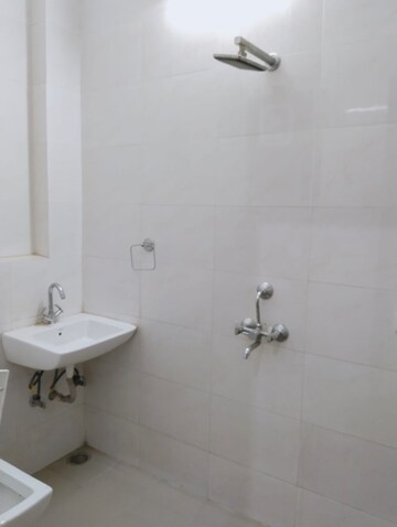 Bathroom in 2 BHK Builder Floor at Sector 42 – for Rent