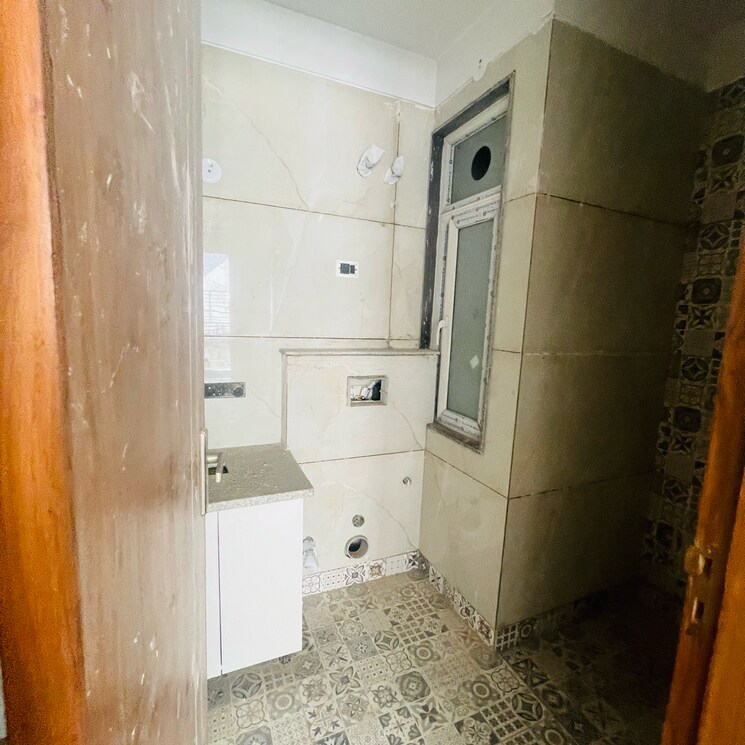 Bathroom, ansal-api-esencia 4 Bedroom 300 Sq.Yd. Builder Floor In Sector 67 Gurgaon 8665652