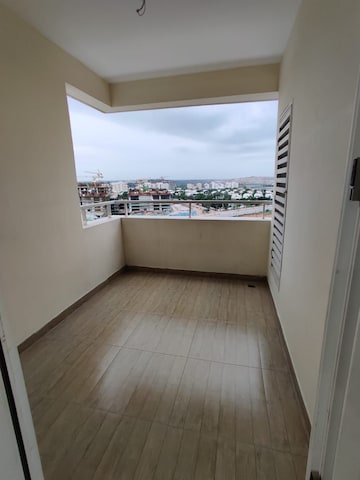 Room in 2 BHK Apartment at My Home Krishe, Financial District – for Rent