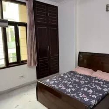 Bedroom in 2 BHK Builder Floor at Sector 27 – for Rent