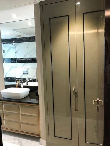 Furnished Amenities in 3 BHK Builder Floor at DLF Cyber Park, Sector 20 – for Rent