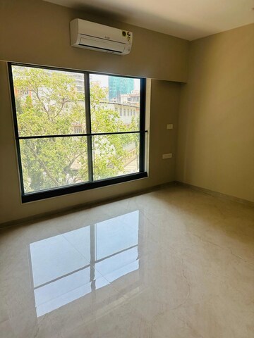 Room in 2.5 BHK Apartment at Shree Krishna Navageeta, Chembur – for Rent