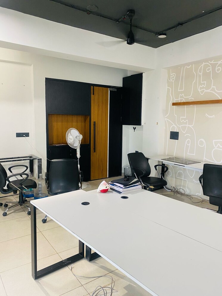 Team Area, memnagar Commercial Office Space 964 Sq.Ft. In Memnagar Ahmedabad 8666018