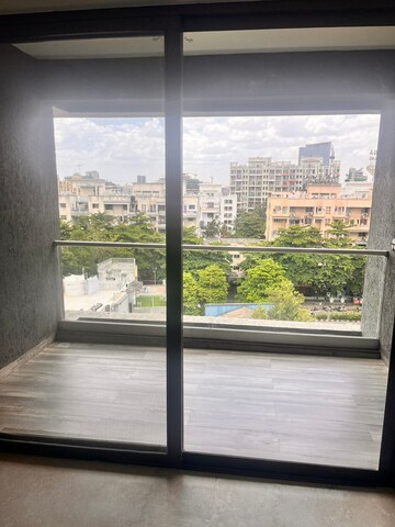 Room in 2 BHK Apartment at Sapra Power Boulevard, Mundhwa – for Rent