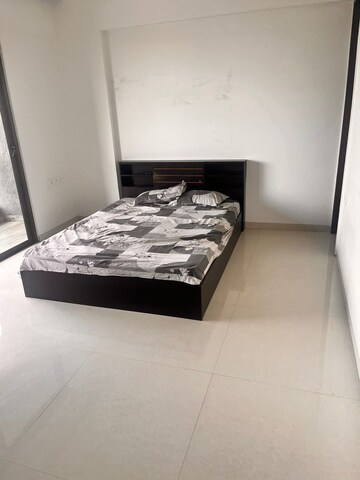 Bedroom in 2 BHK Apartment at Sapra Power Boulevard, Mundhwa – for Rent