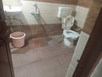 Bathroom in 2 BHK Apartment at Nakshatra Duplex House, Hongasandra – for Rent