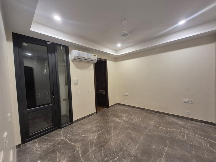 Room, south extension ii 3 Bedroom 200 Sq.Yd. Builder Floor In South Extension ii Delhi 8666134