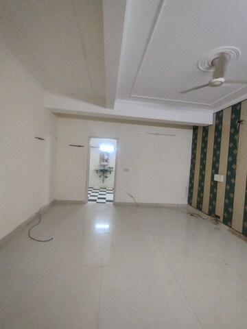 Furnished Amenities in 1 BHK Builder Floor at Ansal Sushant Lok I, Sector 43 – for Rent