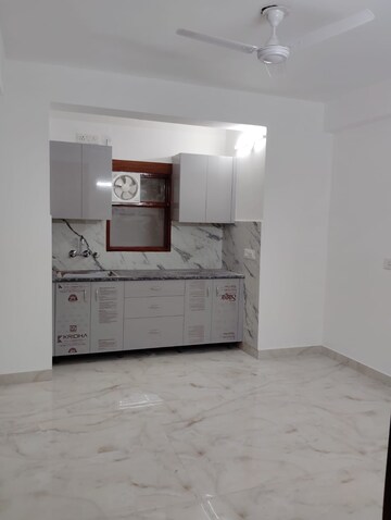 Room in 2 BHK Apartment at Sector 71 – for Rent