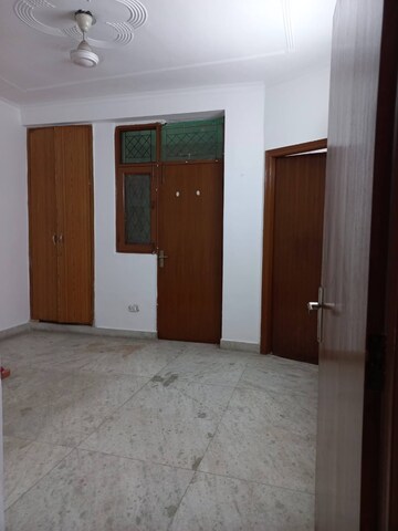 Room in 2 BHK Apartment at Sector 71 – for Rent