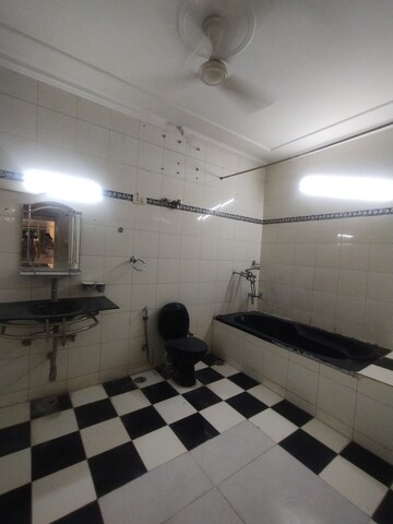 1 BHK Independent House For Rent in Ansal Sushant Lok I, Sector 43