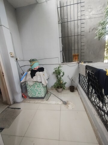 Furnished Amenities in 1 BHK Independent House at Ansal Sushant Lok I, Sector 43 – for Rent