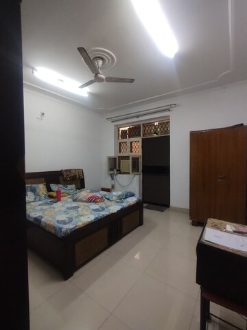 Furnished Amenities in 1 BHK Independent House at Ansal Sushant Lok I, Sector 43 – for Rent