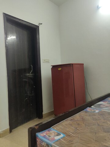 Room in 3 BHK Apartment at Sector 71 – for Rent
