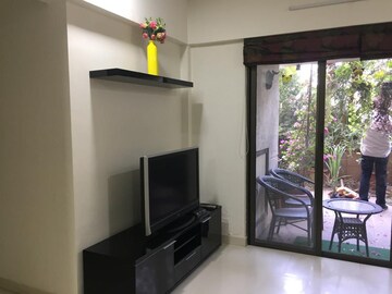 Room in 2 BHK Apartment at Lodha Splendora, Ghodbunder Road – for Rent