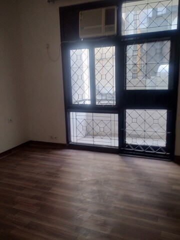 Room in 2 BHK Builder Floor at Ansal Sushant Lok I, Sector 43 – for Rent