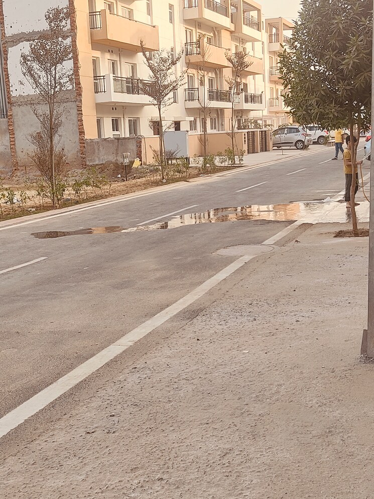 Balcony, parklands 3 Bedroom 180 Sq.Yd. Builder Floor In Sector 85 Faridabad 8666320