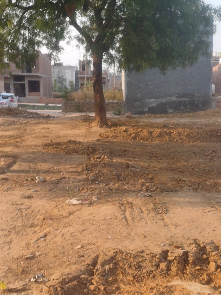 Garden, dheeraj nagar  122 Sq.Yd. Plot In Dheeraj Nagar Faridabad 8666417