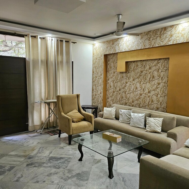 Living Room, east of kailash 3 Bedroom 200 Sq.Yd. Builder Floor In East Of Kailash Delhi 8666428