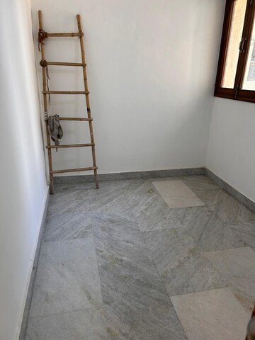 Room in 3 BHK Independent House at Kalkaji – for Sale