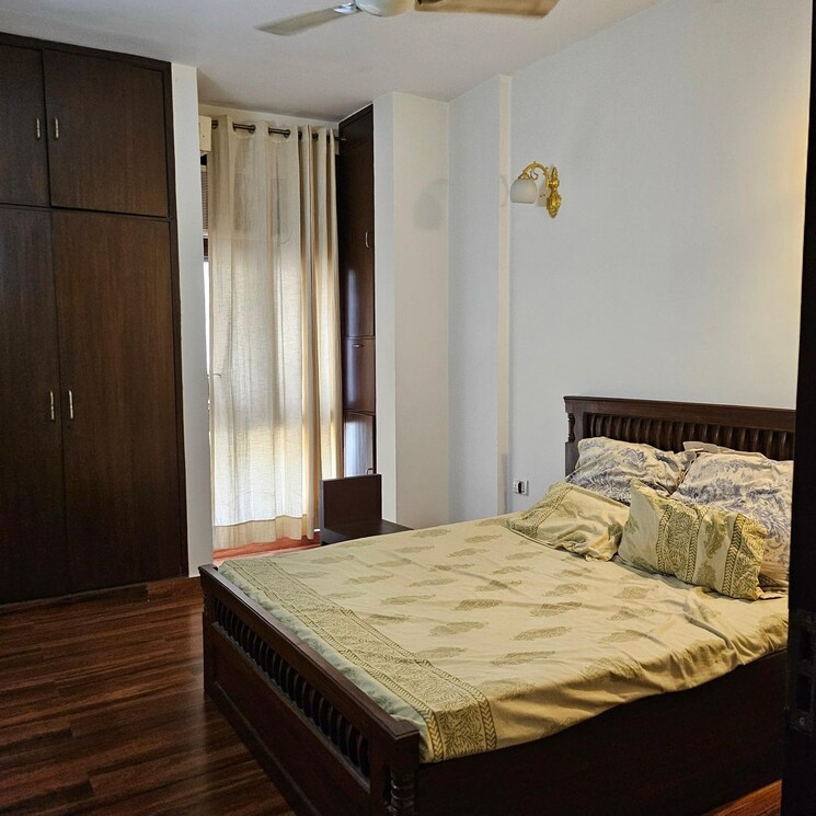 Bedroom, east of kailash 3 Bedroom 200 Sq.Yd. Builder Floor In East Of Kailash Delhi 8666428