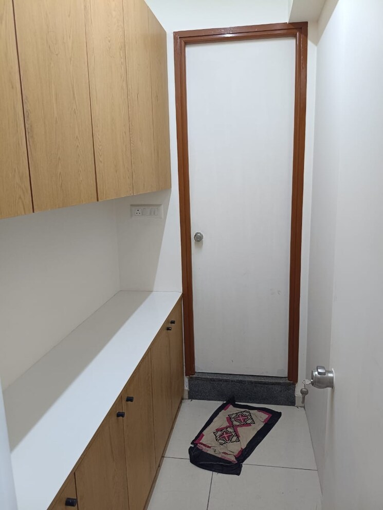 Team Area, shivam-trade-center Commercial Office Space 824 Sq.Ft. In Ambli Ahmedabad 8666339