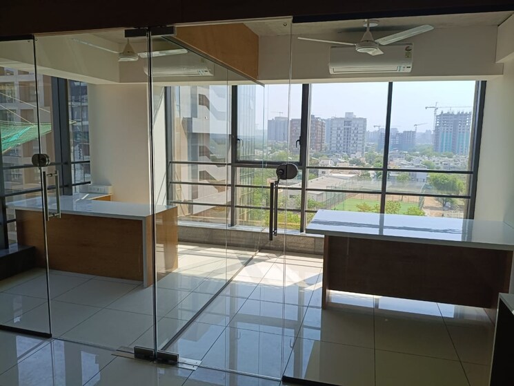 Team Area, shivam-trade-center Commercial Office Space 824 Sq.Ft. In Ambli Ahmedabad 8666339