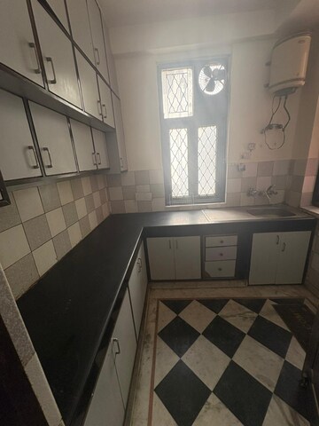 Kitchen in 3 BHK Apartment at Gurugram CGHS, Sector 56 – for Rent