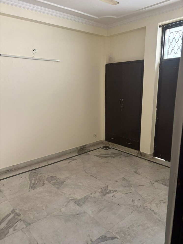 Room, gurugram-cghs 3 Bedroom 2100 Sq.Ft. Apartment In Sector 56 Gurgaon 8666399