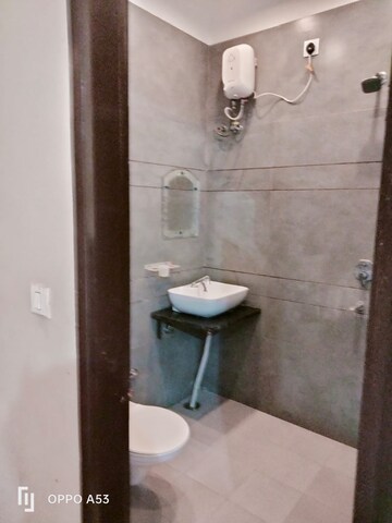 Bathroom in 3 BHK Builder Floor at Sunshine Enclave, Vip Road – for Rent