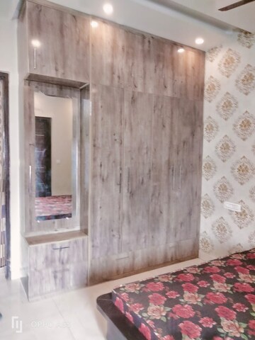 Furnished Amenities in 3 BHK Builder Floor at Sunshine Enclave, Vip Road – for Rent