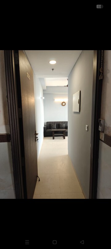 2 BHK Apartment For Rent in Supertech Hues, Sector 68