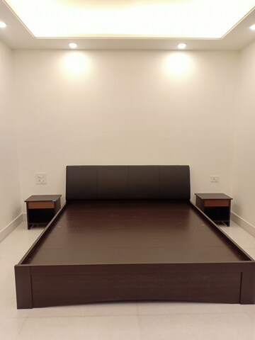 Furnished Amenities in 3 BHK Apartment at Boutique Residential Apartments C-253, Defence Colony – for Rent