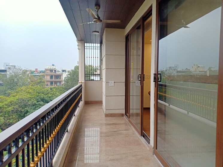 Balcony, boutique-residential-apartments-c-253 3 Bedroom 2500 Sq.Ft. Apartment In Defence Colony Delhi 8666410
